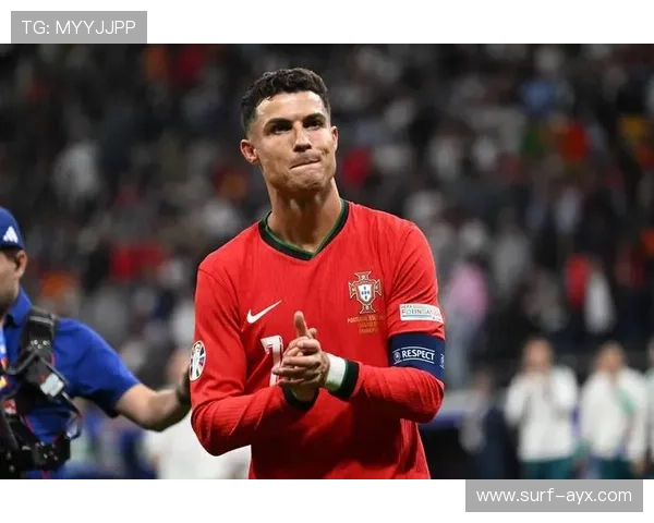 美国足球八号球星是谁 他在美国足球史上的地位与贡献解析